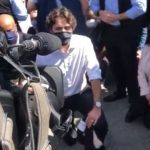 trudeau-kneels (1)